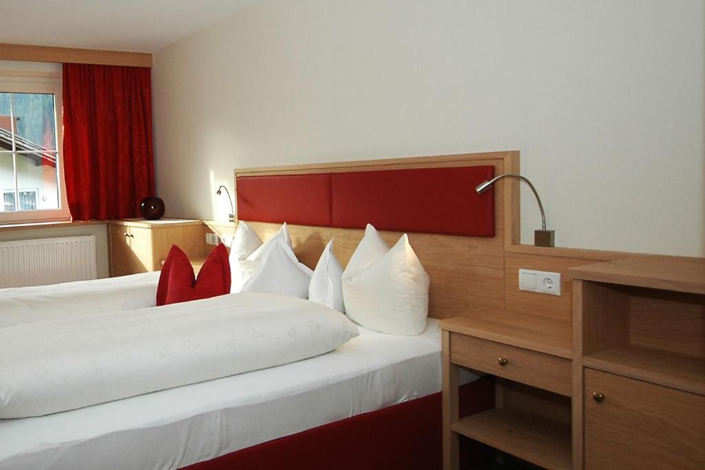 Appart & Hotel Garni Villa Knauer Mayrhofen Exterior photo