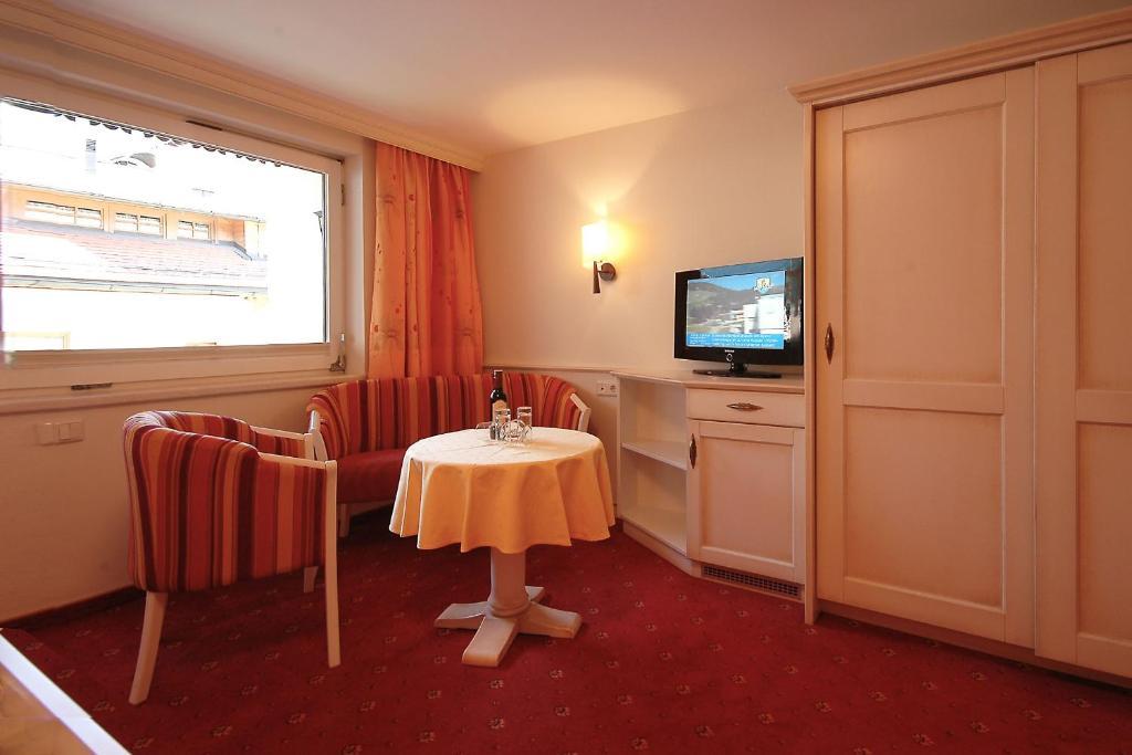 Appart & Hotel Garni Villa Knauer Mayrhofen Room photo