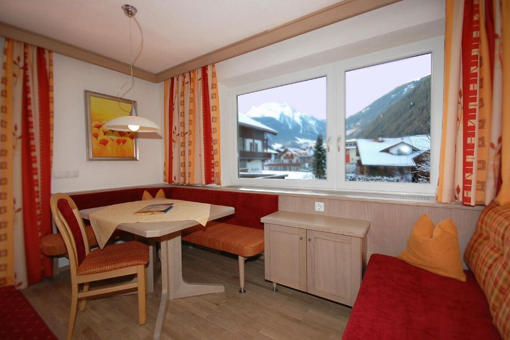 Appart & Hotel Garni Villa Knauer Mayrhofen Room photo